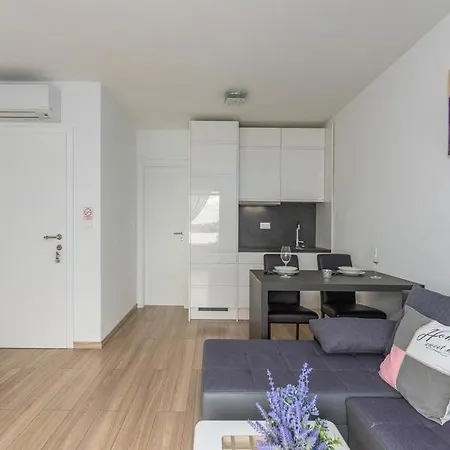 Mandy Apartment *